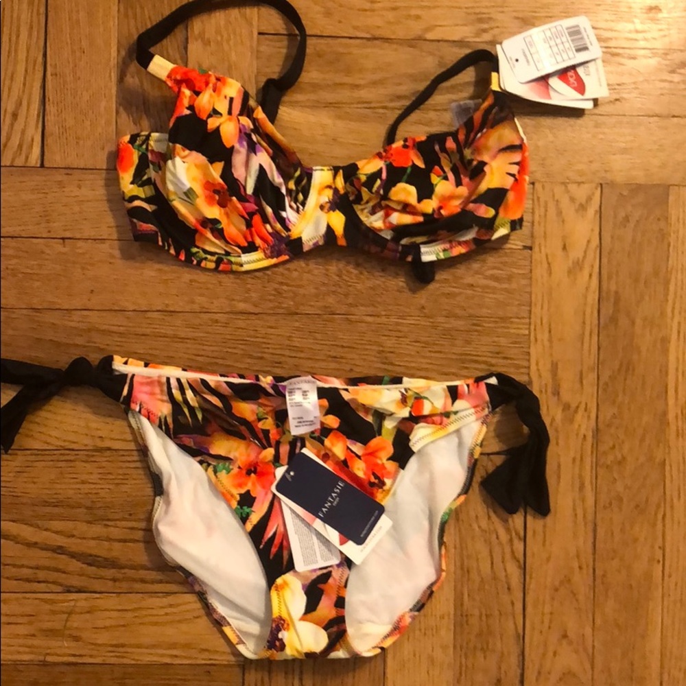 Fantasie swim Bikini 34DD top/medium bottom NWT